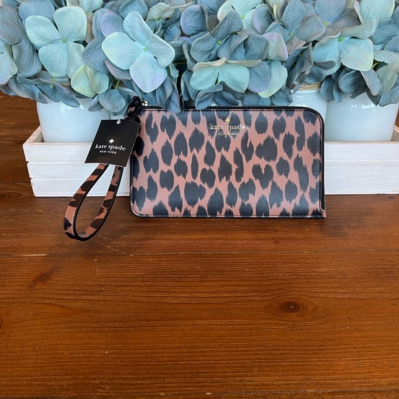 NWT Kate Spade New York Women’s Lucy Spotted Animal Print Medium L Zip Wristlet - Picture 9 of 9